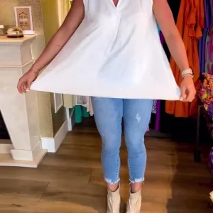 VALERIE | Haut sans manches à volants et revers