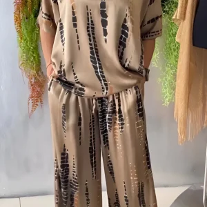 SYLVIE™ | Costume décontracté deux pièces à col rond