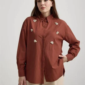 Chemise Femme En Popeline Marron Avec Pierres Sur Le Devant