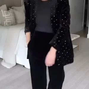 SAVAYA - BLAZER EN VELOURS ORNÉ DE STRASS