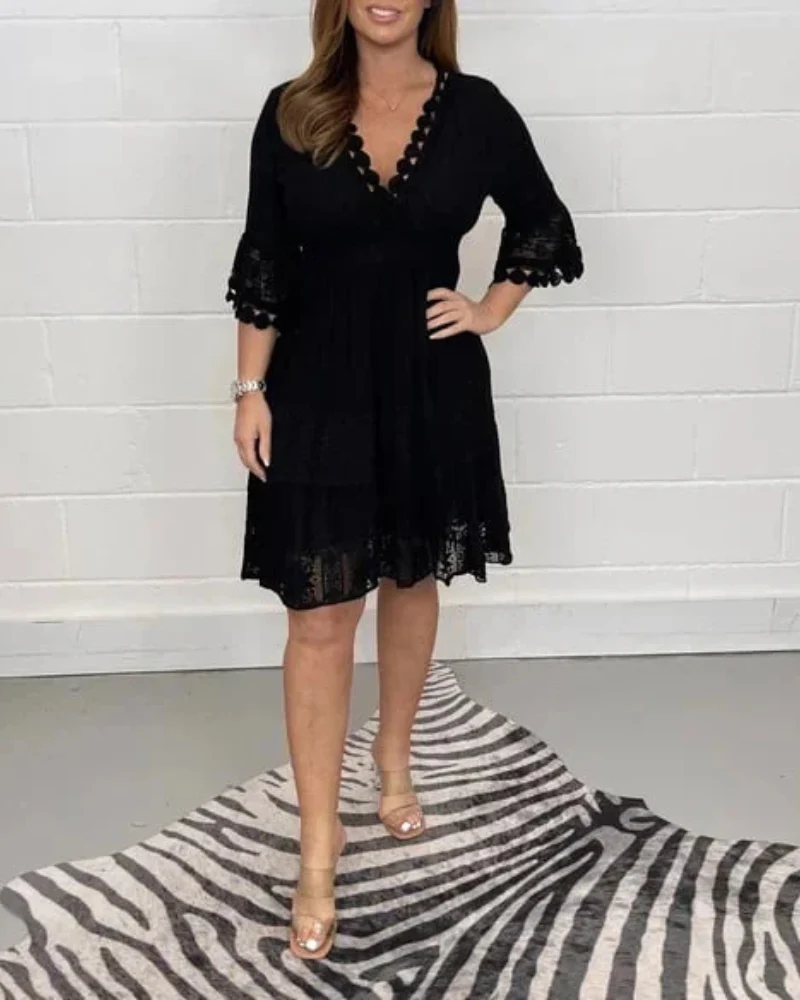 BERINDA – Robe en Dentelle Brodée – Image 3