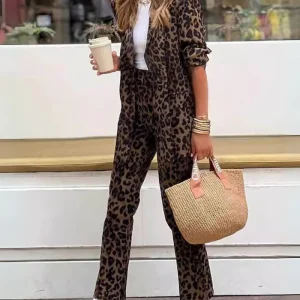 ARILA - ENSEMBLE VESTE & PANTALON IMPRIMÉ LÉOPARD