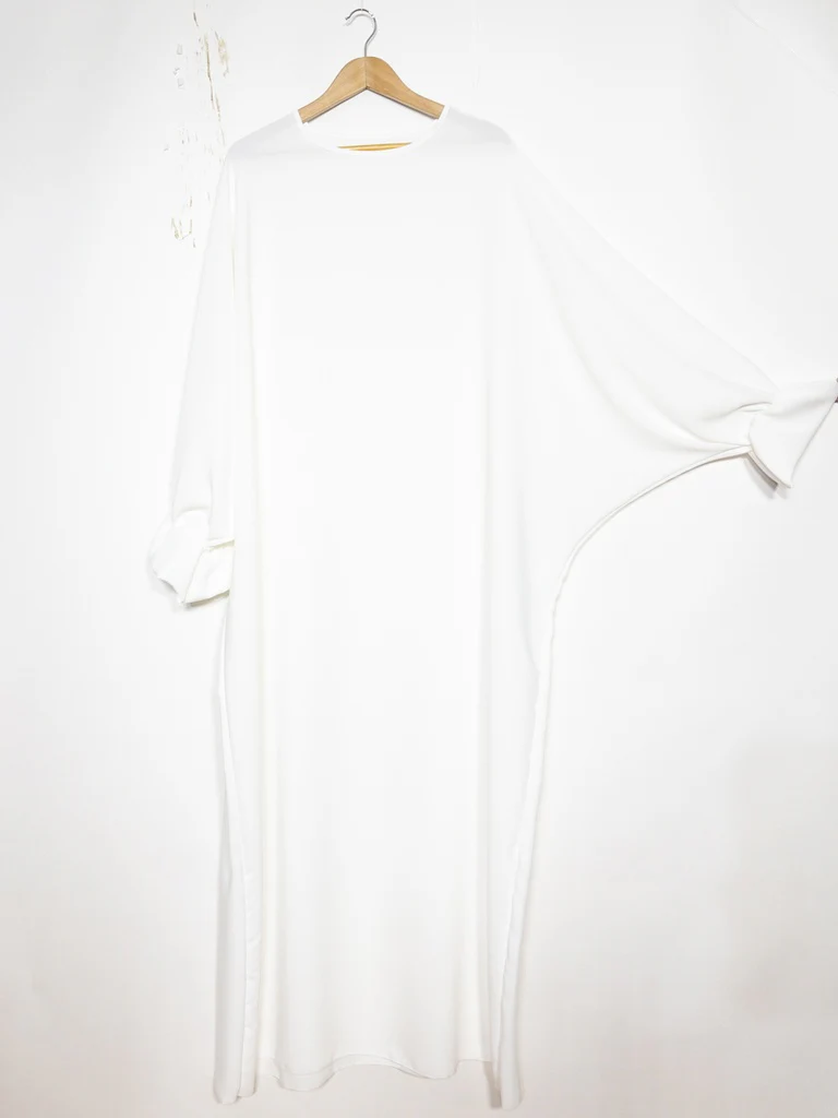 Abaya longue ref: 23312pk - Abaya longue large en Soie de Médine élégante et fluide – Image 5