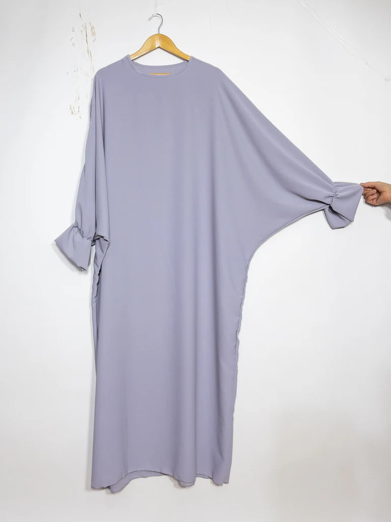 Abaya longue ref: 23312pk - Abaya longue large en Soie de Médine élégante et fluide – Image 4