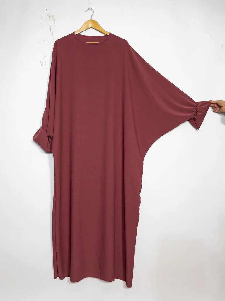 Abaya longue ref: 23312pk - Abaya longue large en Soie de Médine élégante et fluide – Image 9