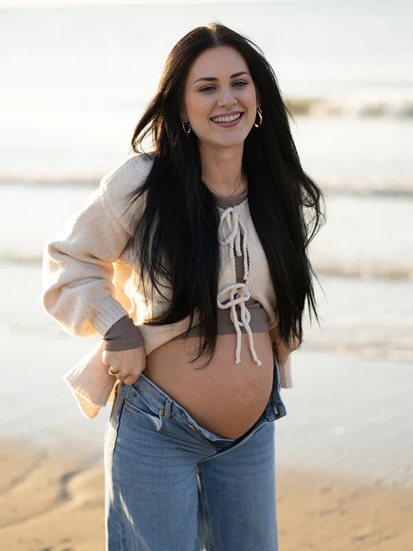 Beaumama gilets en maille grossesse casual chic rugueux poilu nœud papillon shooting femme enceinte – Image 4