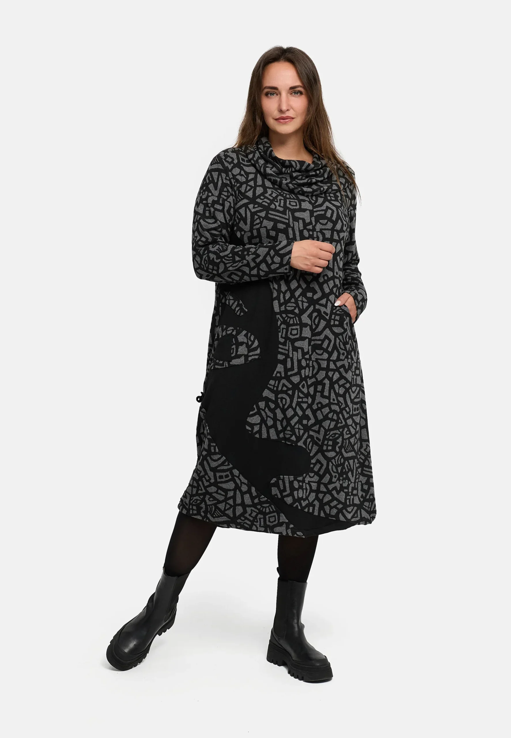 'Seriva' robe – artistique, confortable & flatteuse pour la silhouette – Image 2