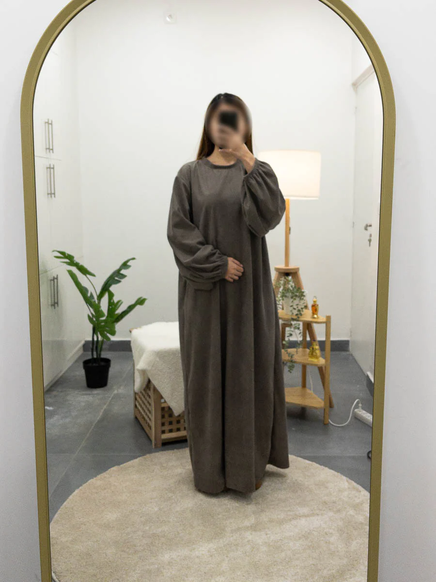 Abaya côtelé pour l'hiver ref:2398 - Abaya confortable velours Côtelé pour l’Hiver – Image 2