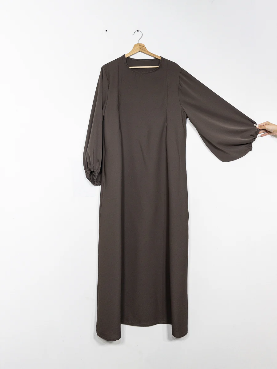Abaya d'allaitement en soie de Medine ouvertures zip REF:RO2508PK - doux et fluide facilitant l’allaitement en toute discrétion. – Image 8