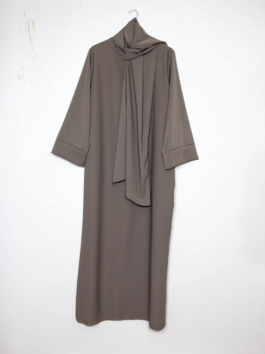 Abaya en soie de Médine pour femme ref:Ro2377pknml - voile intégré confortable et simple – Image 4
