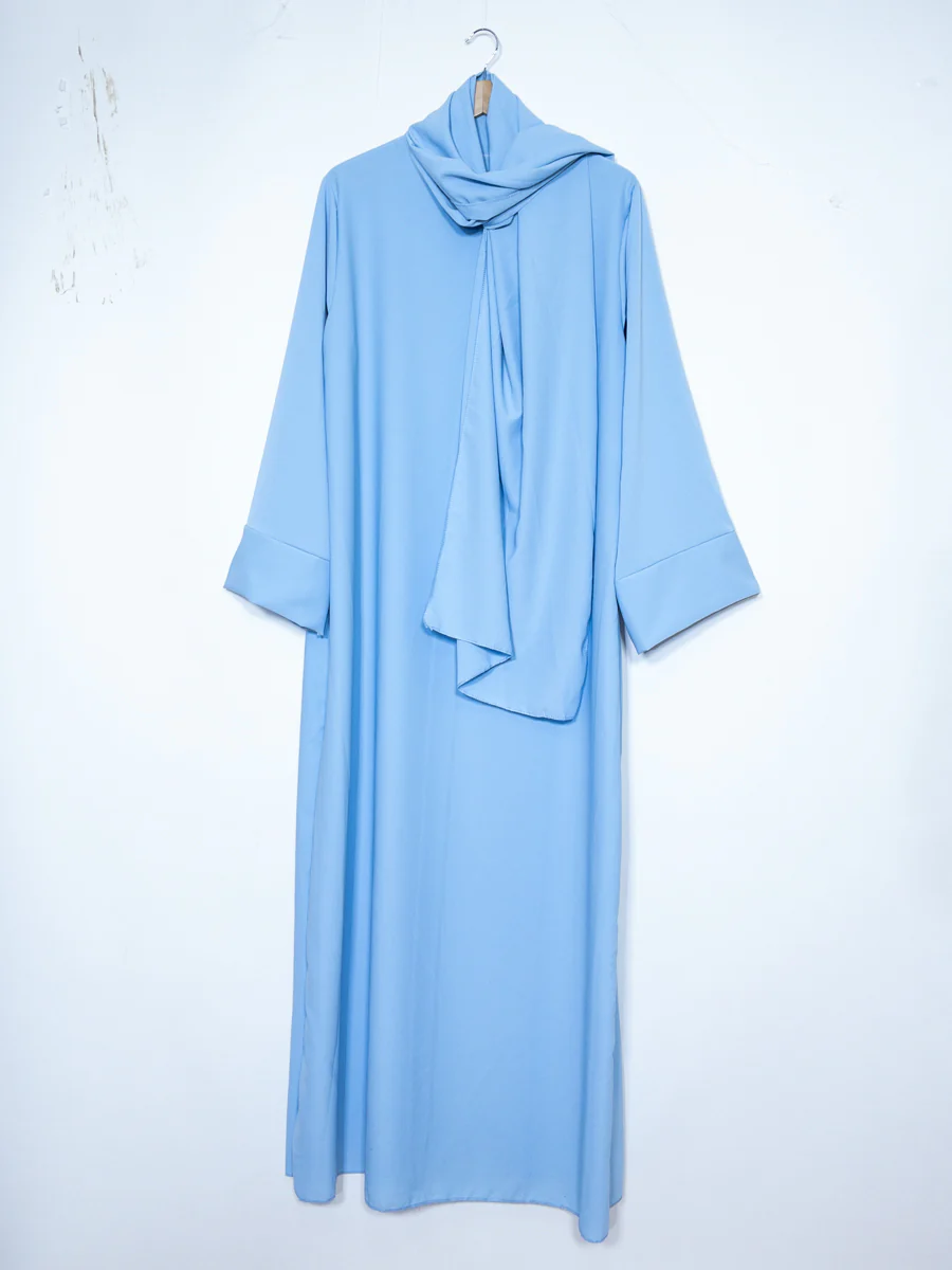 Abaya en soie de Médine pour femme ref:Ro2377pknml - voile intégré confortable et simple