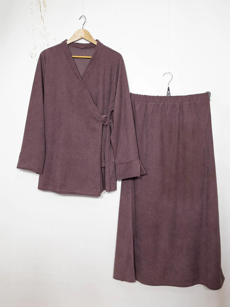 Ensemble côtelé pour l'hiver : 2385-ju-Côtèle Ensemble Côtelé pour l’Hiver avec jupe côtelé chic et chaleureux – Image 2