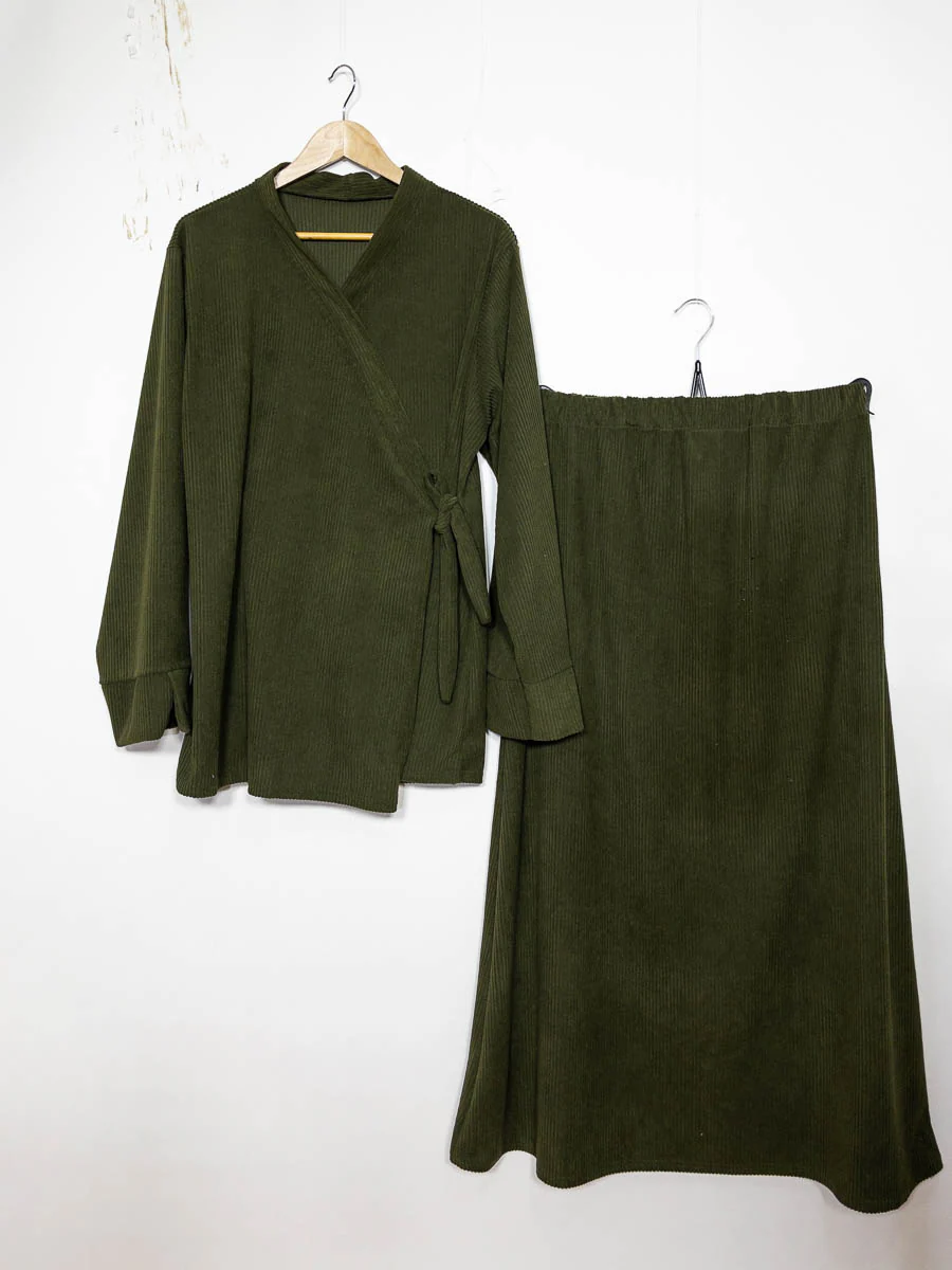 Ensemble côtelé pour l'hiver : 2385-ju-Côtèle Ensemble Côtelé pour l’Hiver avec jupe côtelé chic et chaleureux – Image 5