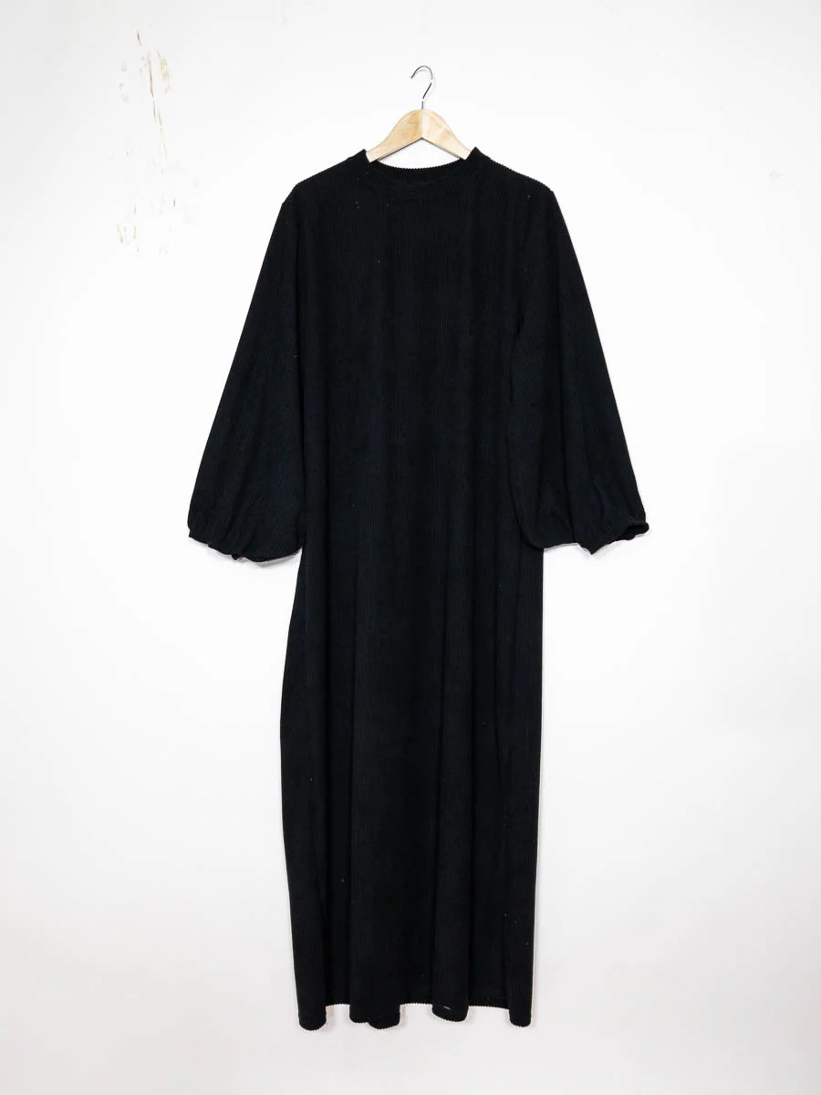 Abaya côtelé pour l'hiver ref:2398 - Abaya confortable velours Côtelé pour l’Hiver – Image 8