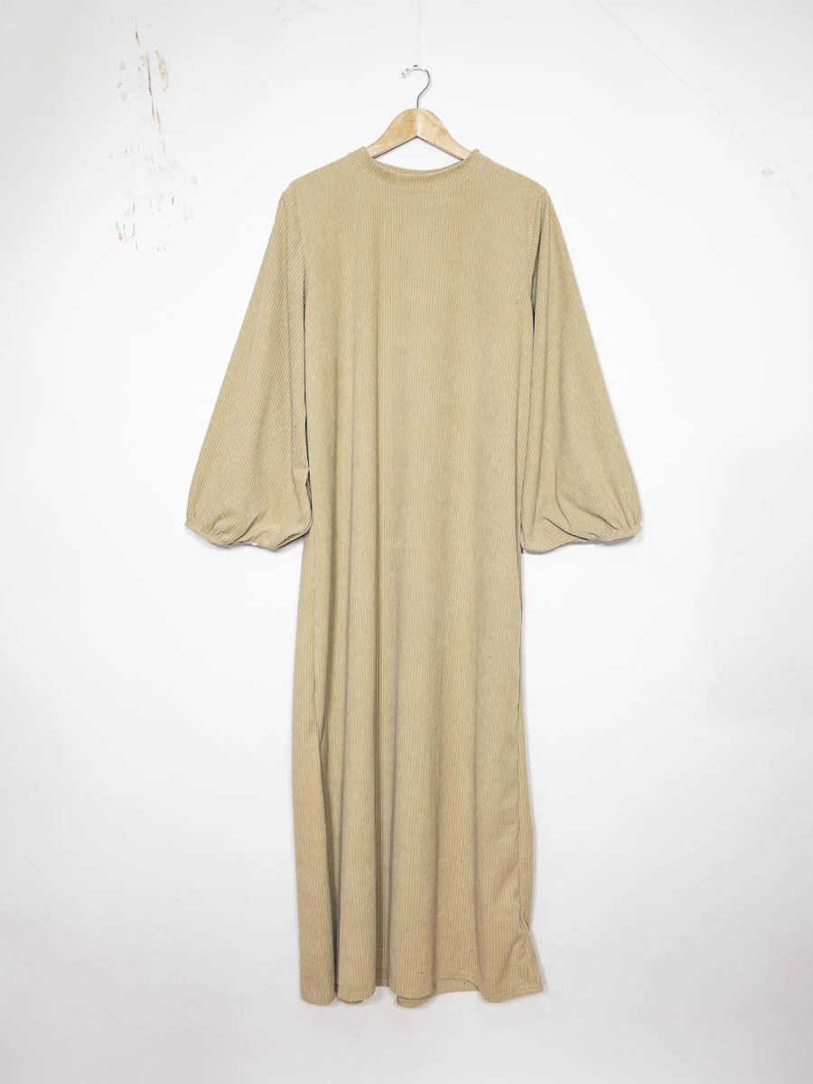 Abaya côtelé pour l'hiver ref:2398 - Abaya confortable velours Côtelé pour l’Hiver – Image 3