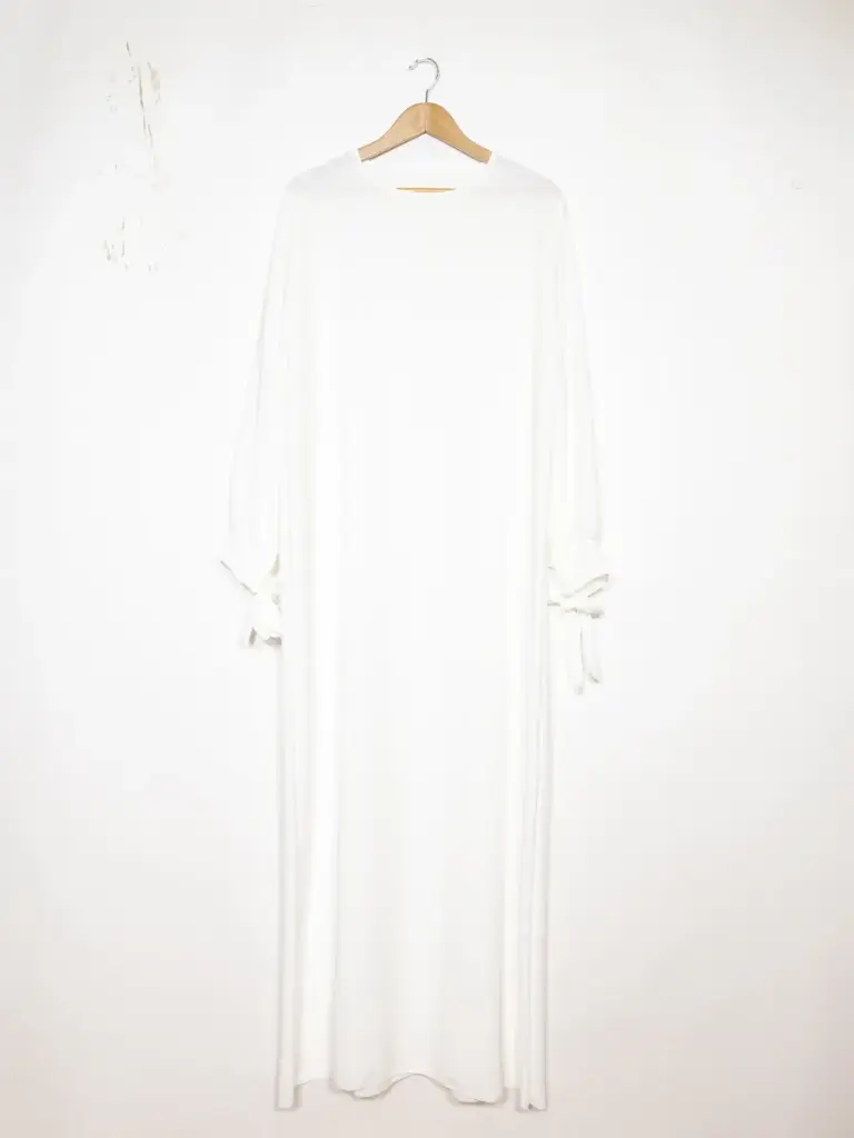 Robe abaya réf RoL2378pk - Robe abaya longue en soie de Médine longue pour femme 185cm avec manches ballon et nœud fluide et sophistiquée – Image 5