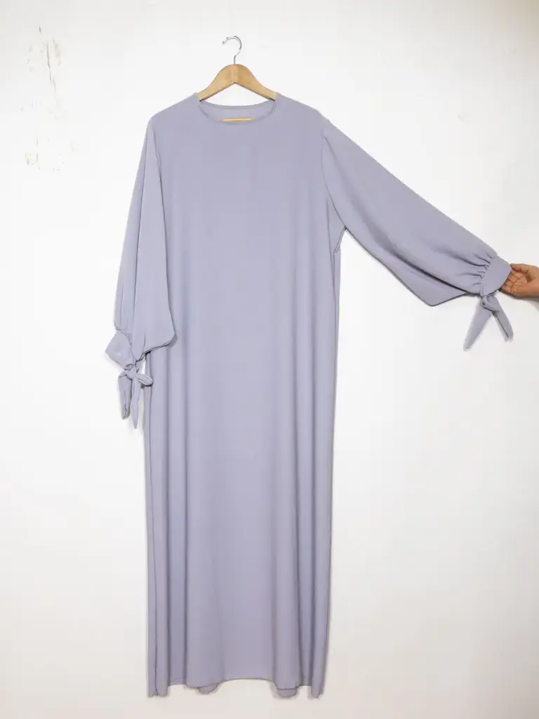 Robe abaya réf RoL2378pk - Robe abaya longue en soie de Médine longue pour femme 185cm avec manches ballon et nœud fluide et sophistiquée – Image 4