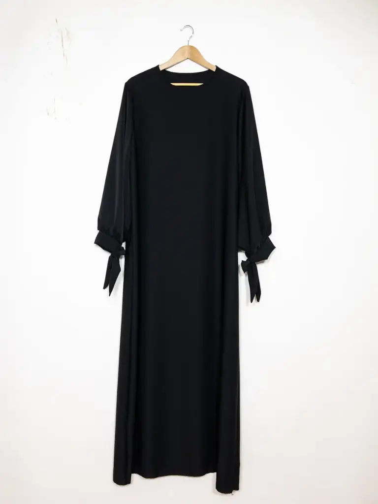Robe abaya réf RoL2378pk - Robe abaya longue en soie de Médine longue pour femme 185cm avec manches ballon et nœud fluide et sophistiquée – Image 3