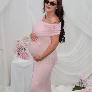 Beaumama robe longue grossesse cérémonie chic babyshower épaule dénudée tulle 3D fleurie photo moulante femme enceinte