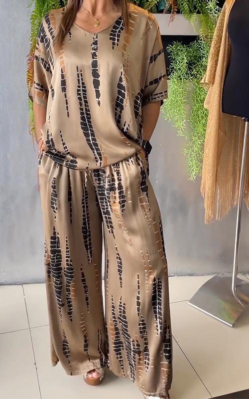 GABY | Costume décontracté deux pièces en satin à col rond – Image 7